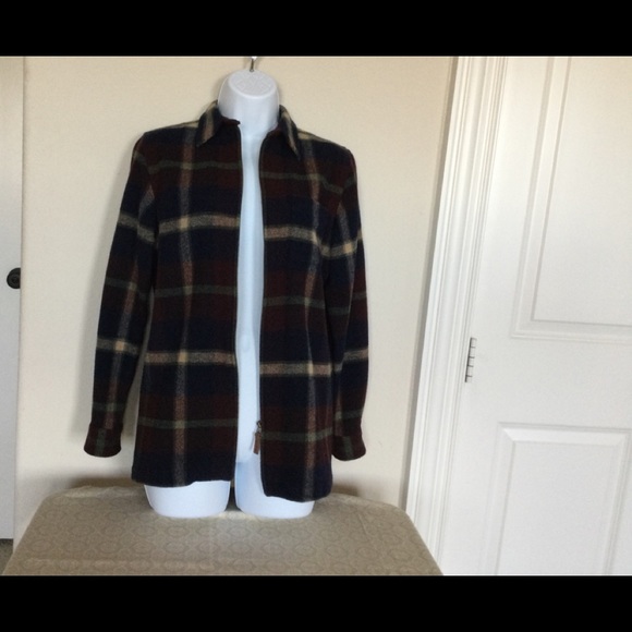 Lauren Ralph Lauren Petite Lambwool Shirt Jacket. - Picture 1 of 13